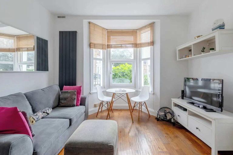 Others 5, Tasteful & Homely 1BD Flat - Brixton, London