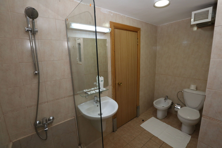 Bathroom 5, Zaitouna Hotel, Aqaba