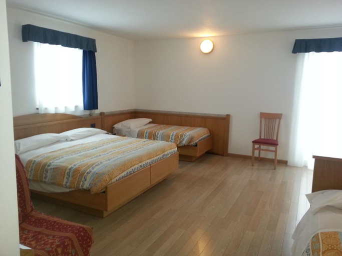 Bedroom 3, Hotel Panorama, Trento