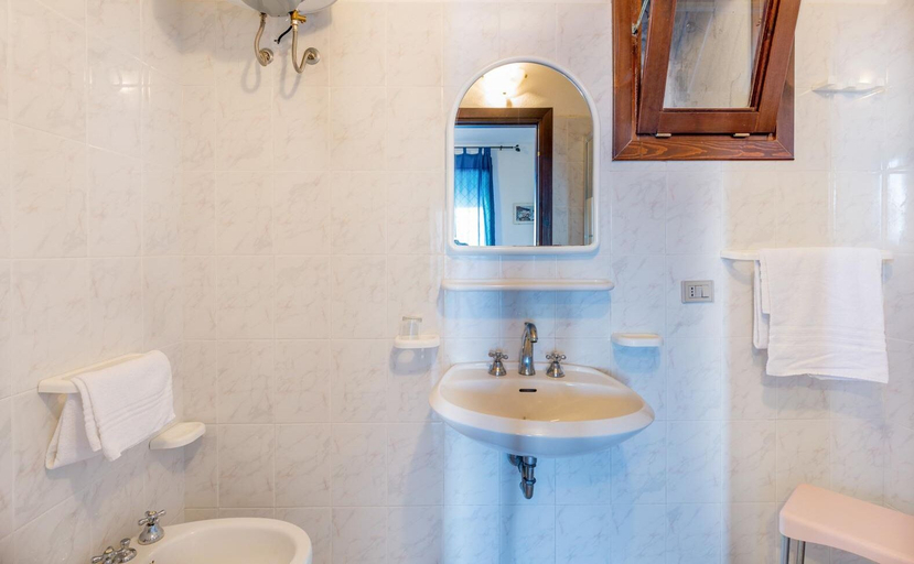 Bathroom, Villetta Paradiso, Olbia-Tempio