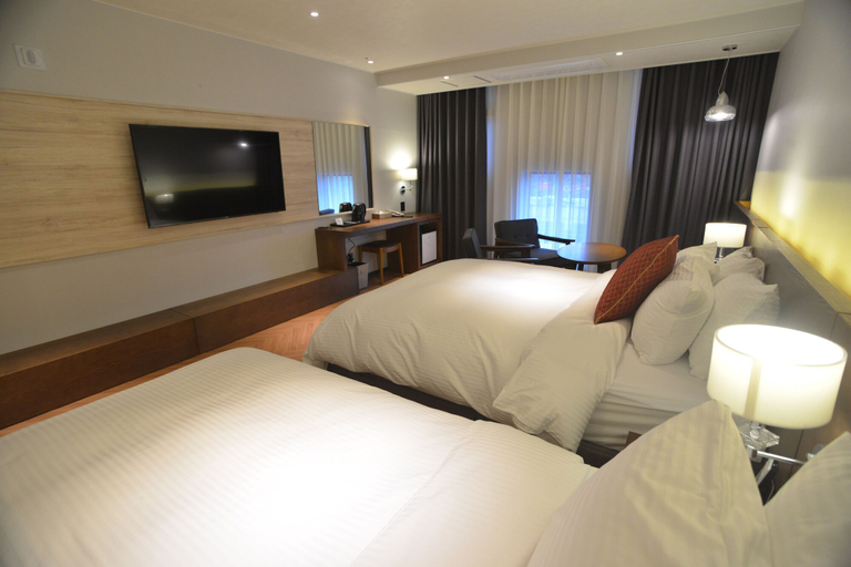 Bedroom 4, New Grand Hotel, Jinju