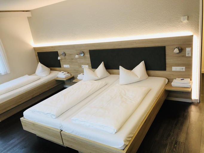 Bedroom 3, Landhotel Traube, Konstanz