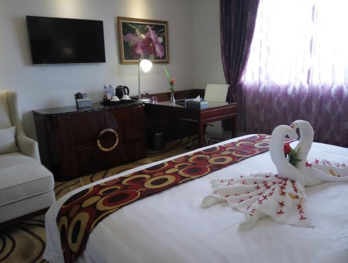 Bedroom 3, Royal Hinthar Hotel, Mawlamyine