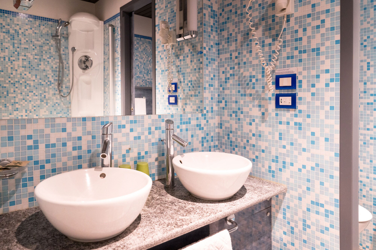 Bathroom 4, Hotel Il Giardinetto, Novara