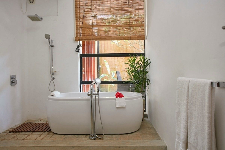 Bathroom, Kambura Villa, Weligama