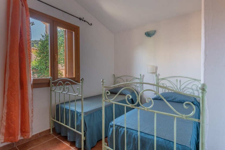 Bedroom 2, Residence BouganVillage, Nuoro