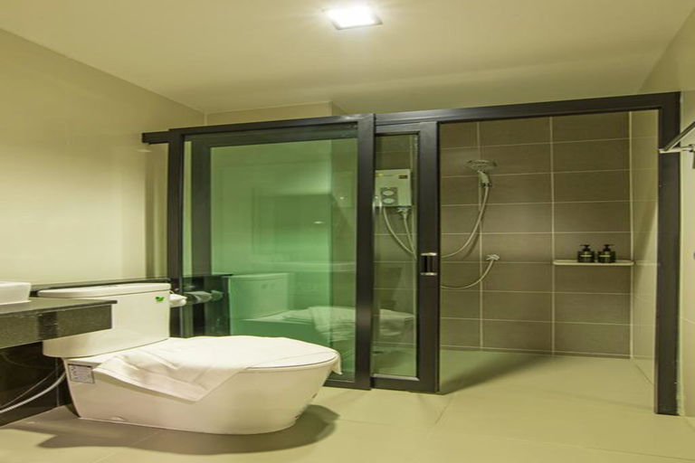 Bathroom 4, The Rich Sotel, Mueang Krabi