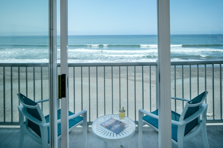 Others 5, Beachfront Inn, Curry