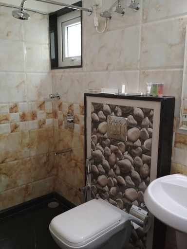Bathroom 4, White Castle (Boutique Apartment Hotel), Bangalore