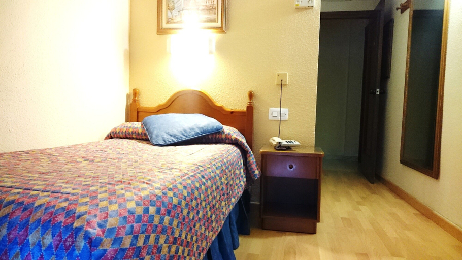 Bedroom 4, Hotel Restaurante Salvadora, Alicante