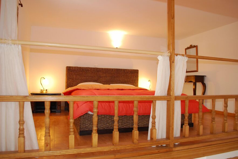 Bedroom 3, Vina Beach Hotel, Central Greece