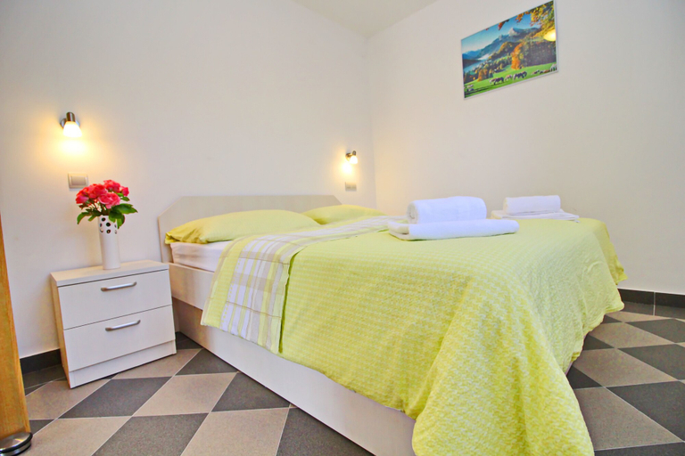 Bedroom 2, Apartments Gusti, Janjina
