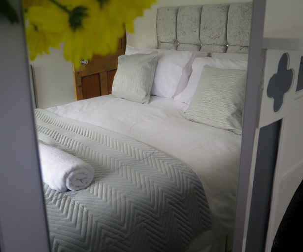 Bedroom 3, Westeria Cottage, Devon