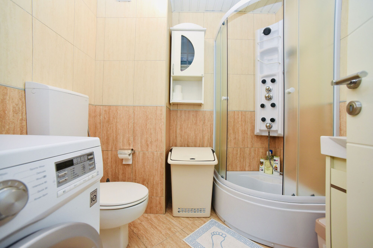 Bathroom 3, Budva Apartments