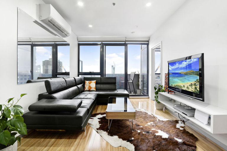 Others 1, ZEE, 2BDR Southbank Apartment, Melbourne