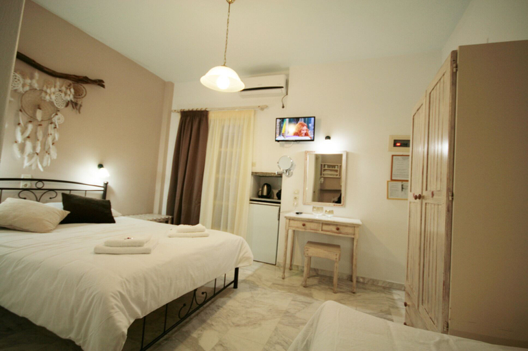 Bedroom 3, Pension Sofia, South Aegean