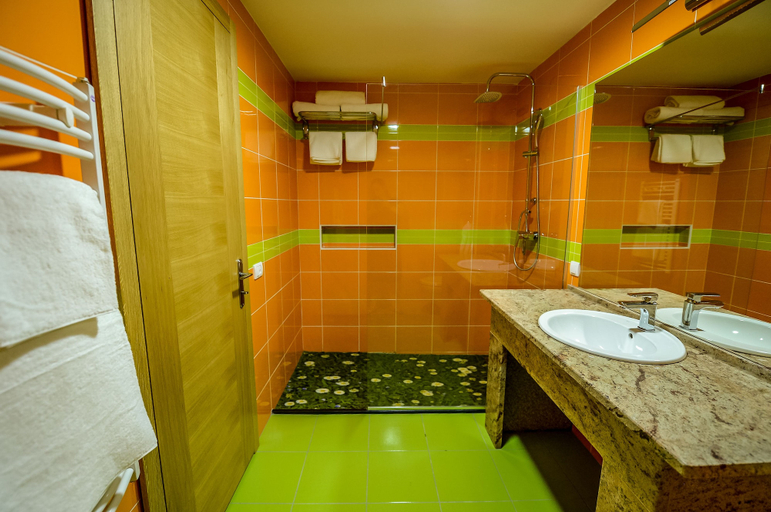 Bathroom 5, Hollywoodland Wellness & Spa Hotel, Belgrade