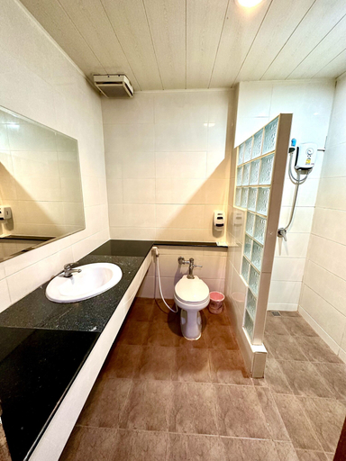 Bathroom 4, Bansuan Resort, Muang Nakhon Sawan