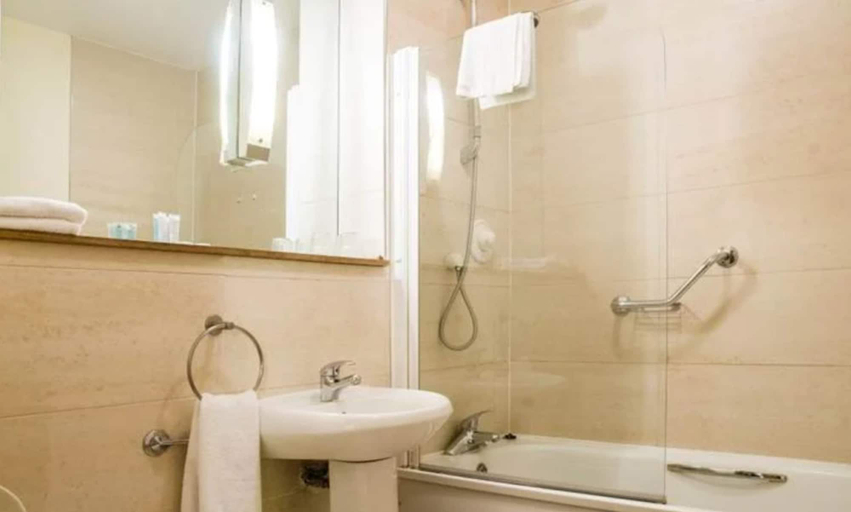 Bathroom, The Arches Hotel