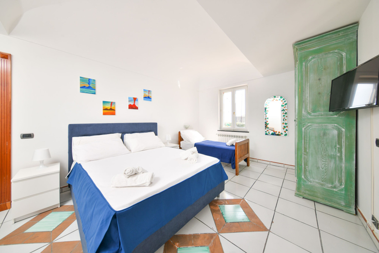 Bedroom 4, Villa Stefania, Napoli