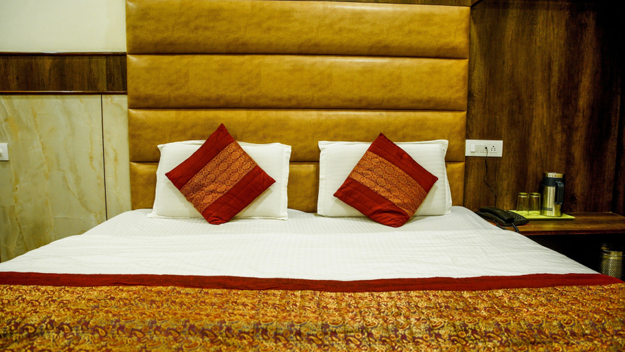 Bedroom 2, Hotel Raghunath, Jammu