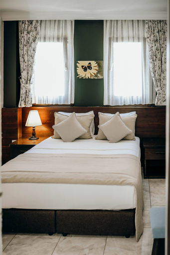 Bedroom 3, Mandalin Pansiyon, Seferihisar