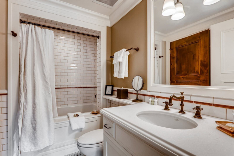 Bathroom 4, Vail VLG One Willow 3bd-gra, Eagle