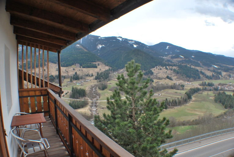 Others 5, Albergo Lucia, Trento