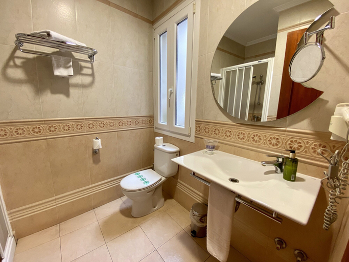 Bathroom 3, Hostal Bonavista, Lleida