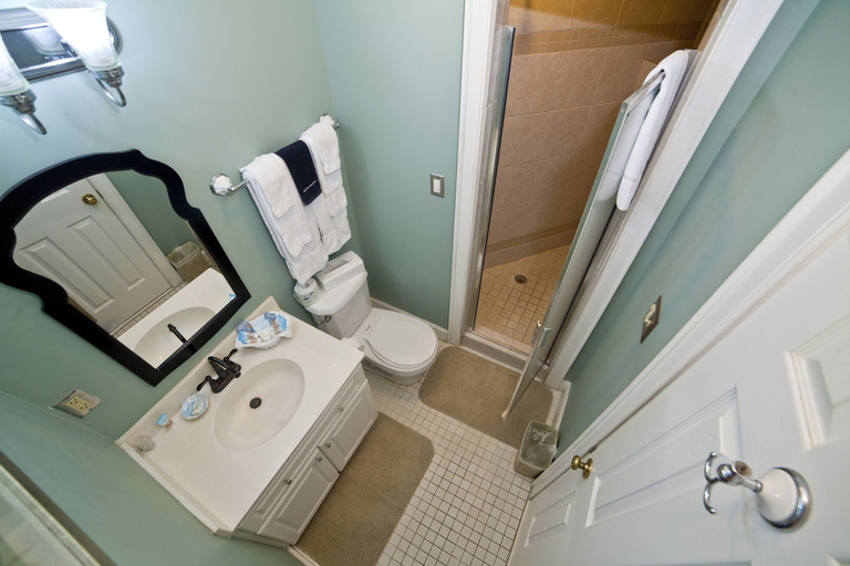 Bathroom 3, Desoto Beach Bed & Breakfast, Chatham