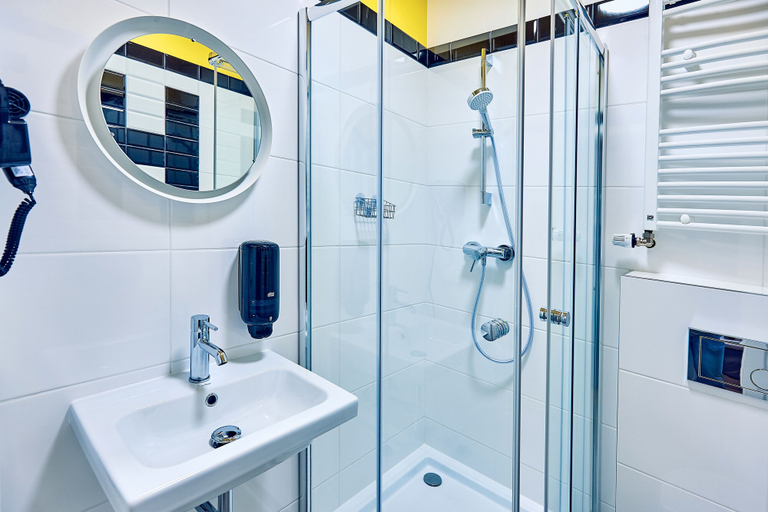 Bathroom 3, Draggo House- Hostel, Kraków City