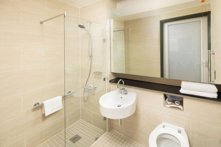 Bathroom 4, Four Points by Sheraton Edinburgh, Edinburgh