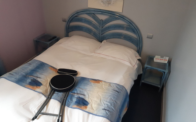 Bedroom 3, Logis Hotel Les Terrasses, Aisne