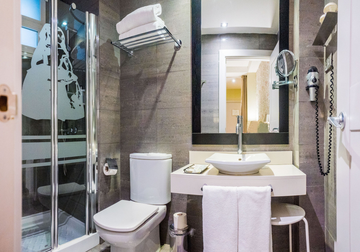 Bathroom 4, Hotel Meninas, Madrid