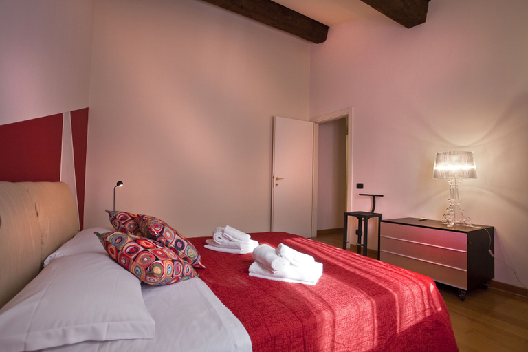 Interior, Verona For Rent Red Theater, Verona