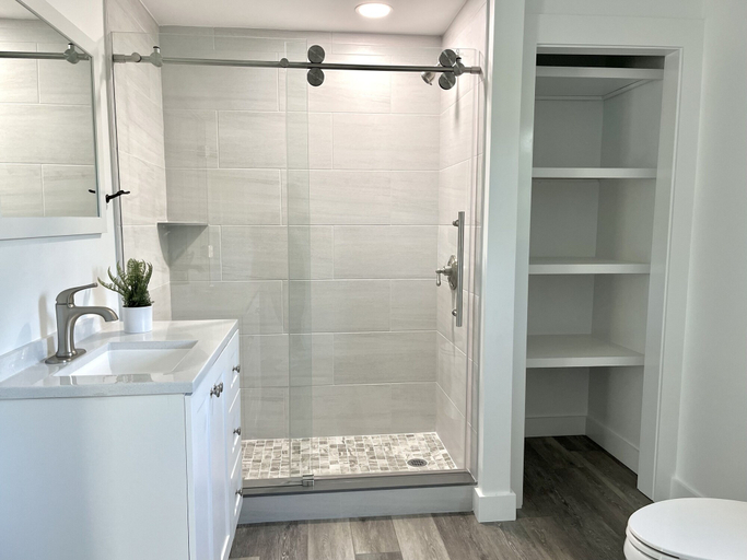 Bathroom 4, Kingfisher Lodging, Barnstable