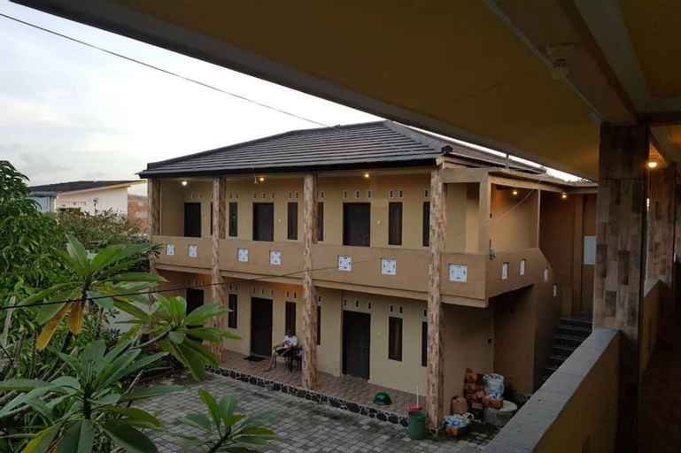 Exterior & Views 1, OYO 92756 Kos Moncok, Lombok