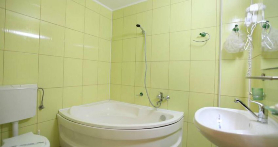 Bathroom, Hotel Traian, Constanta
