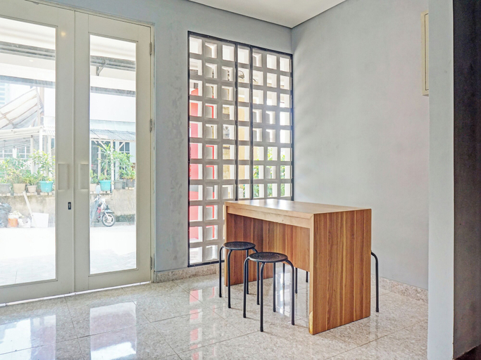 Others 5, Capital O 92765 J&b Smart Sentul, Bogor
