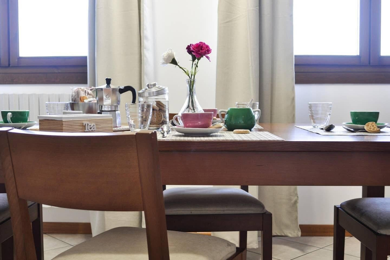 In-room dining 3, Decumana Apartment, Bologna