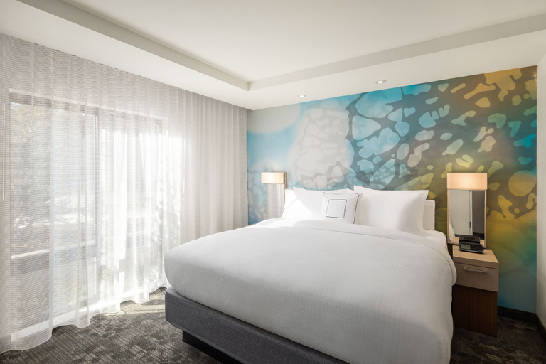 Bedroom 3, Courtyard by Marriott Seattle Northgate, Seattle