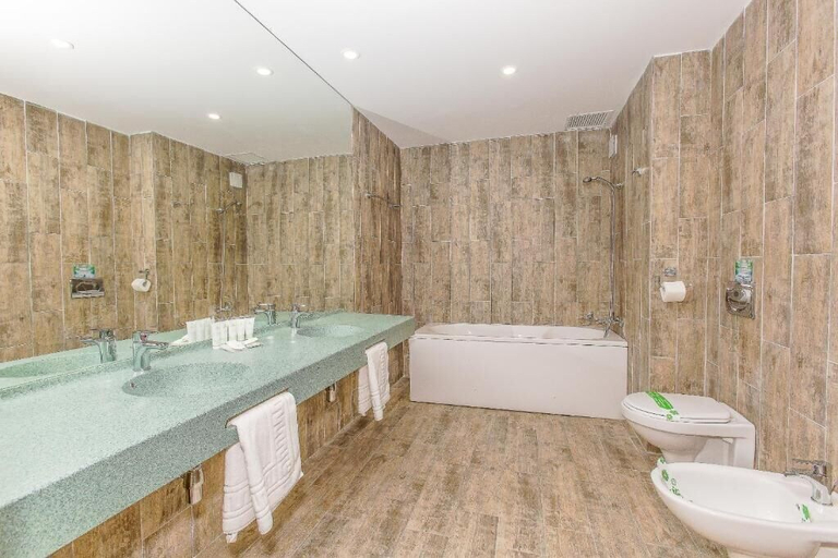 Bathroom 4, HOTEL RIVIERA, Constanta