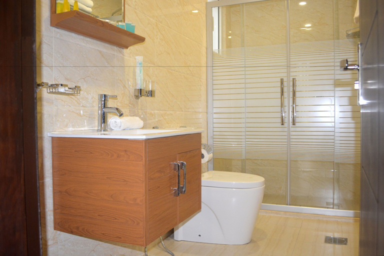Bathroom 5, Tilal Almadina Hotel & Suites, Salt