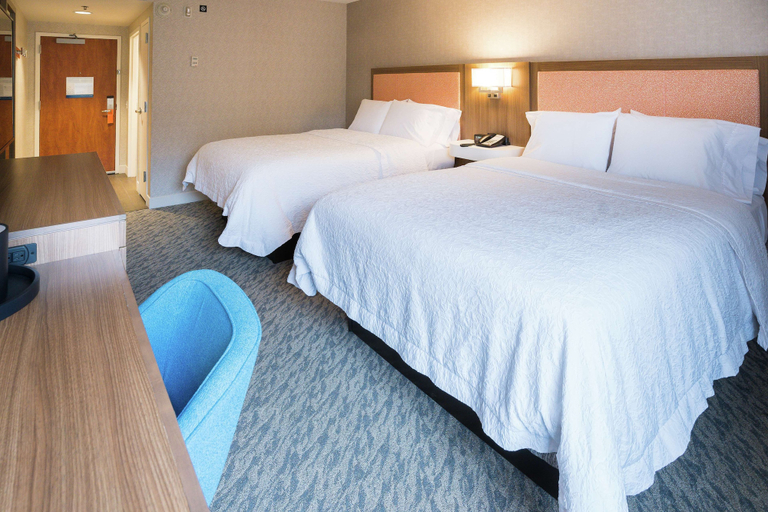 Bedroom 4, Hampton Inn Clarks Summit, Lackawanna