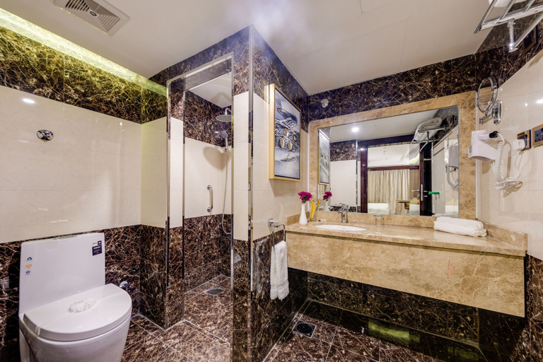 Bathroom 5, Al Ertiqaa Hotel, Jeddah