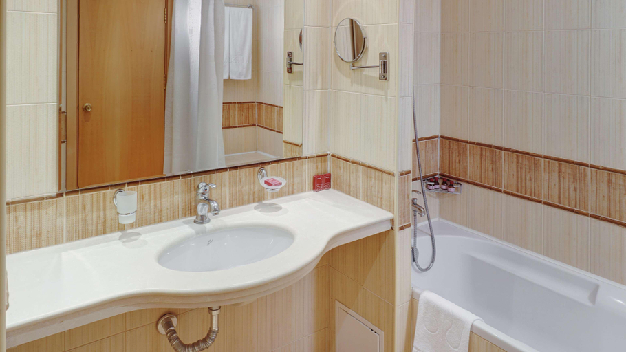 Bathroom 5, DIT Majestic Beach Resort, Nesebar