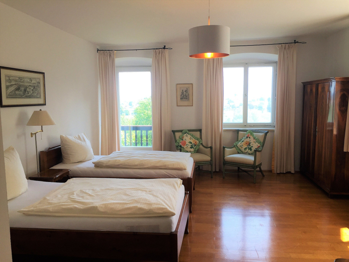 Bedroom 2, Villa Sawallisch, Traunstein