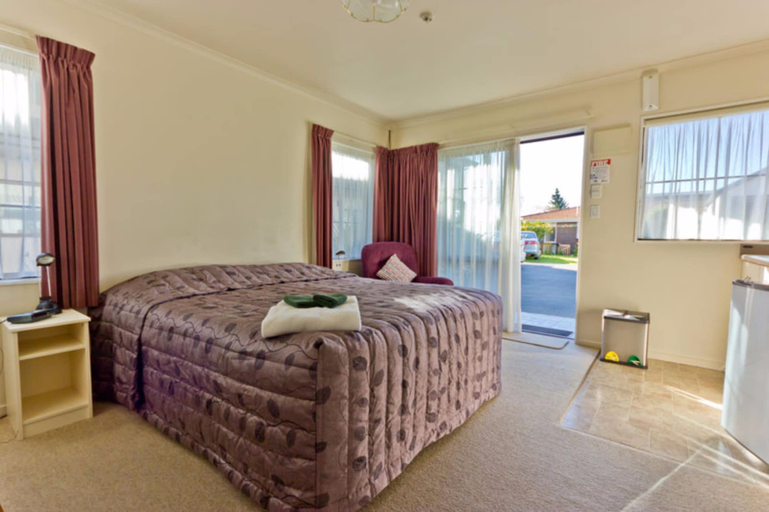 Bedroom 2, Arrow Motel Apartments, Nelson