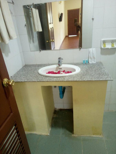 Bathroom 3, Diamond Popa Hotel, Myingyan