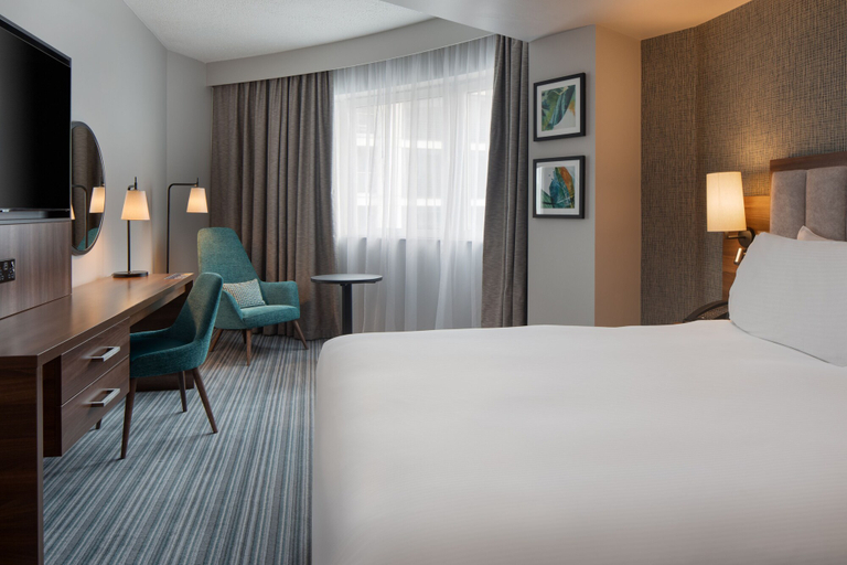 Bedroom 2, DoubleTree by Hilton London - Chelsea, London